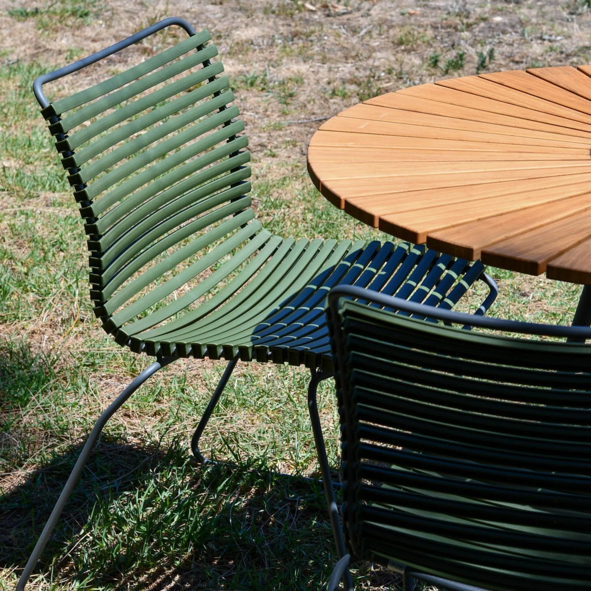 6 Seater Click & Circle Outdoor Dining Set - Olive - Image 4
