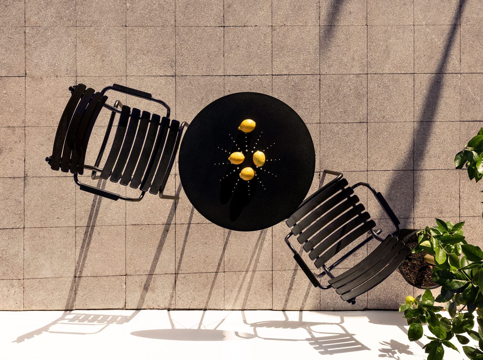 Circum Table - Aluminum | Black 74(CM) - Image 2